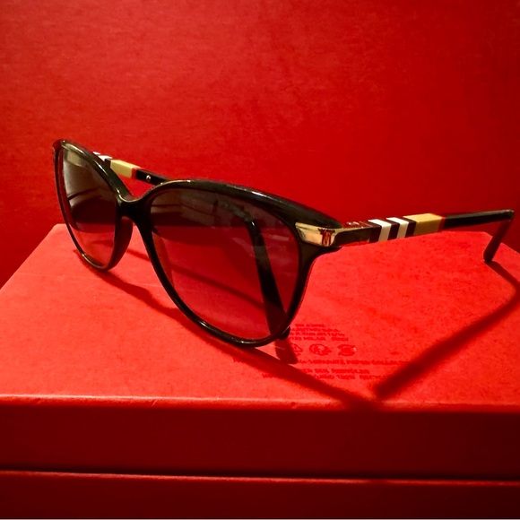 Women’s Burberry Polarized Sunglasses - Picture 1 of 4
